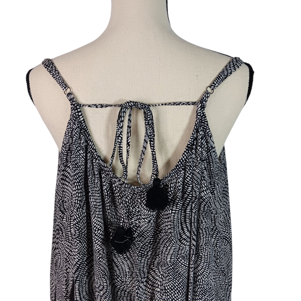 Ava & Viv Women's Sleeveless Black and White Flowy Ruffle Hem Maxi Sundress, 1X - Picture 7 of 7